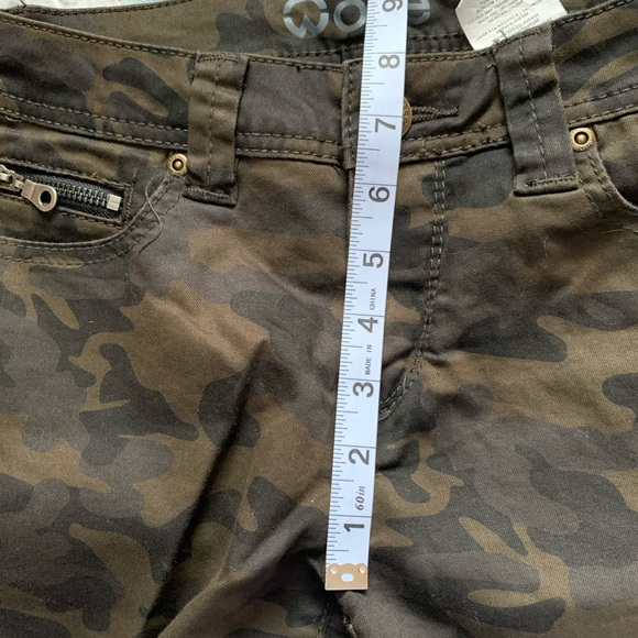 🍉Warehouse One brown, camouflage denim shorts, mid rise, stretchy, lightweight 6 - Picture 14 of 14